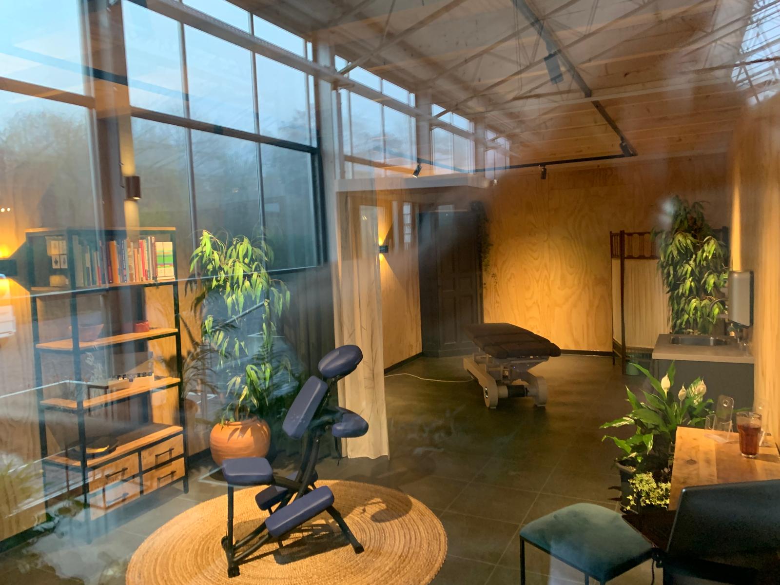 Het rustgevende interieur van Massagepraktijk Maarssen
